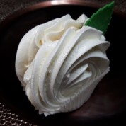Пирожное "Белая роза" 